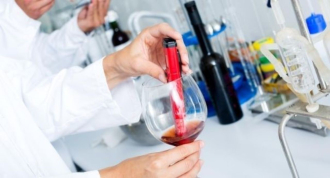 Obratovanje enološkega laboratorija KGZ med 27.4. in 1.5.